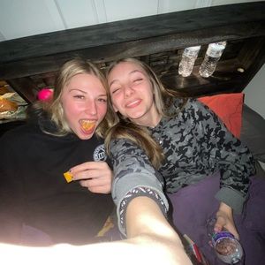 Meet your Posher, Olivia